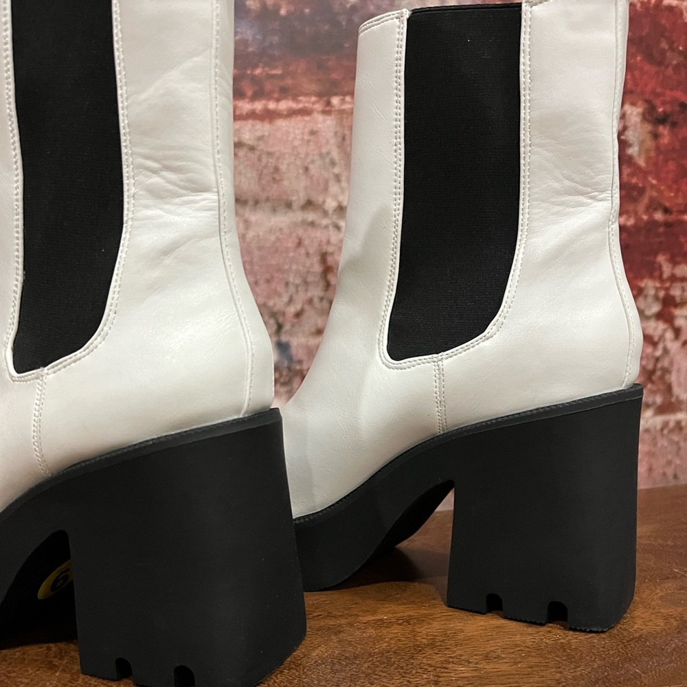 NEW MADDEN GIRL WHITE CHELSEA BOOTS - Picture 8 of 10